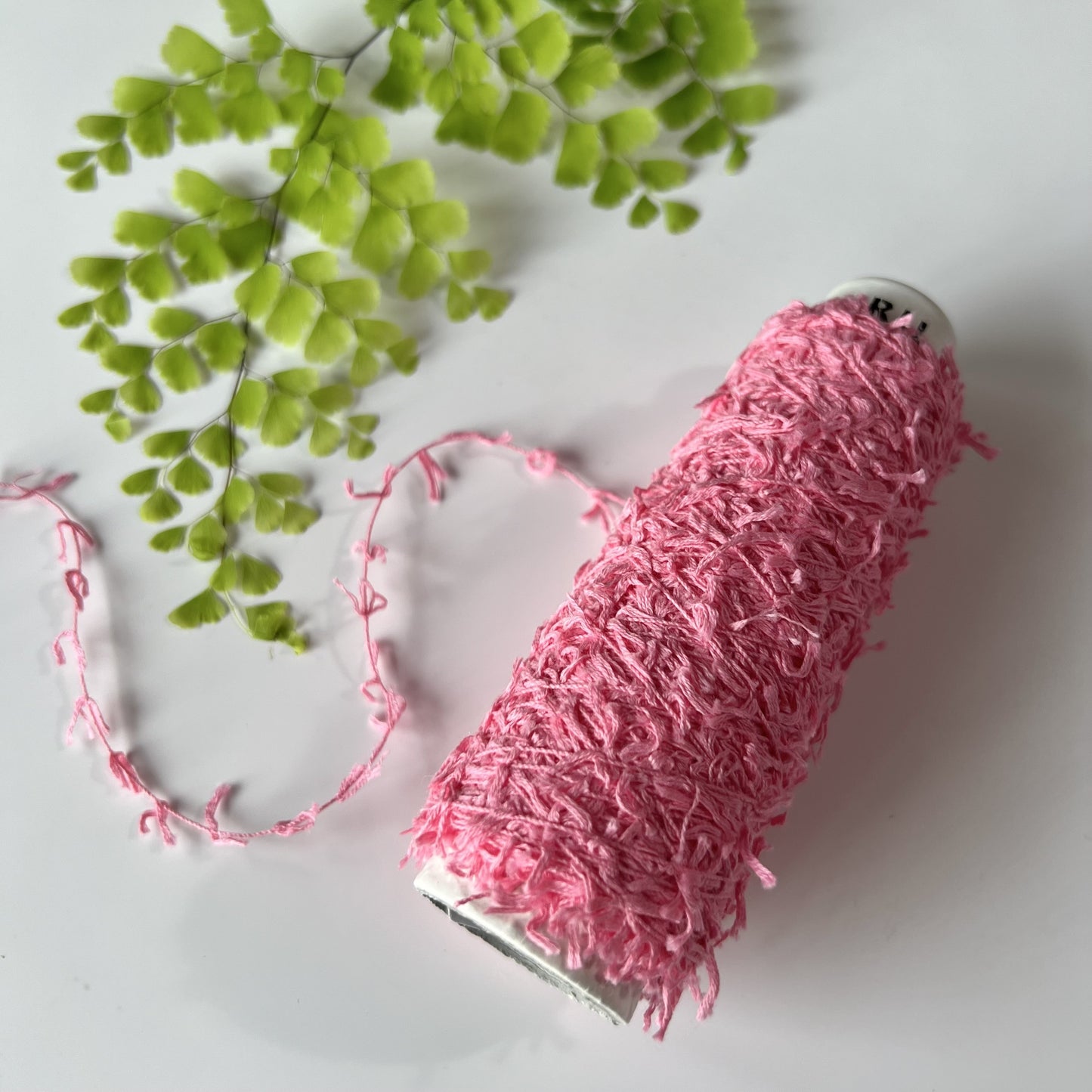 AVRIL Yarn Minicone Kurk Chenille Pink